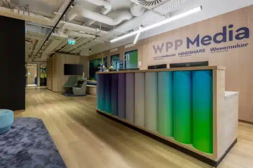 WPP Media iroda Budapest recepció enteriőrfotózása